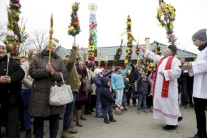 20.03.2016 Skalbmierz. Niedziela Palmowa. Palmy Wielkanocne. / Jarosław Kubalski / Radio Kielce