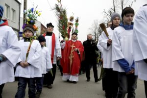 20.03.2016 Skalbmierz. Niedziela Palmowa. Palmy Wielkanocne. / Jarosław Kubalski / Radio Kielce