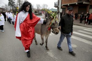 20.03.2016 Skalbmierz. Niedziela Palmowa. Palmy Wielkanocne. / Jarosław Kubalski / Radio Kielce