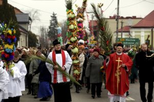 20.03.2016 Skalbmierz. Niedziela Palmowa. Palmy Wielkanocne. / Jarosław Kubalski / Radio Kielce