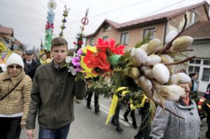 20.03.2016 Skalbmierz. Niedziela Palmowa. Palmy Wielkanocne. / Jarosław Kubalski / Radio Kielce