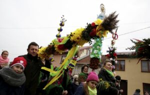 20.03.2016 Skalbmierz. Niedziela Palmowa. Palmy Wielkanocne. / Jarosław Kubalski / Radio Kielce