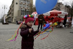 21.03.2016 Kielce. Happening " Obudź w sobie wiosnę". / Jarosław Kubalski / Radio Kielce