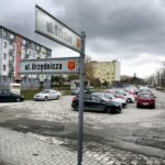 22.03.2016 Kielce. Ulica Szkolna. Parkujące samochody. / Jarosław Kubalski / Radio Kielce