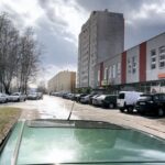 22.03.2016 Kielce. Ulica Szkolna. Parkujące samochody. / Jarosław Kubalski / Radio Kielce