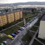 22.03.2016 Kielce. Ulica Szkolna. Parkujące samochody. / Jarosław Kubalski / Radio Kielce