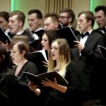 23.03.2016 Kielce. Koncert "Muzyka na Wielkanoc” w Filharmonii Świętokrzyskiej. Dyryguje profesor Janusz Król. / Jarosław Kubalski / Radio Kielce