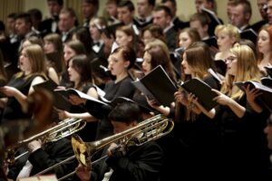 23.03.2016 Kielce. Koncert "Muzyka na Wielkanoc” w Filharmonii Świętokrzyskiej. Dyryguje profesor Janusz Król. / Jarosław Kubalski / Radio Kielce