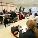 23.03.2016 Kielce. Prezes ARIMR Daniel Obajtek podczas konferencji prasowej. / Radio Kielce