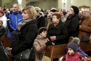 25.03.2016 Kielce. Droga Krzyżowa w kościele św. Jadwigi Królowej. / Jarosław Kubalski / Radio Kielce