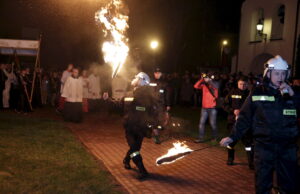 26.03.2016 Koprzywnica. Bziuki. Procesja po mszy rezurekcyjnej. / Jarosław Kubalski / Radio Kielce