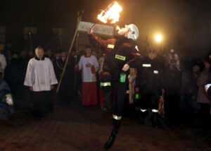 26.03.2016 Koprzywnica. Bziuki. Procesja po mszy rezurekcyjnej. / Jarosław Kubalski / Radio Kielce