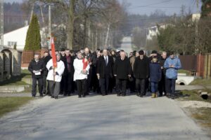 28.03.2016 Suków. Procesja Emaus. / Jarosław Kubalski / Radio Kielce