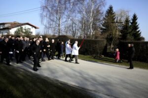 28.03.2016 Suków. Procesja Emaus. / Jarosław Kubalski / Radio Kielce