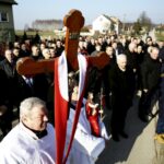 28.03.2016 Suków. Procesja Emaus. / Jarosław Kubalski / Radio Kielce