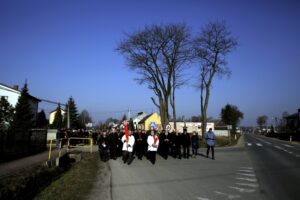 28.03.2016 Suków. Procesja Emaus. / Jarosław Kubalski / Radio Kielce