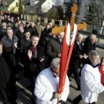 28.03.2016 Suków. Procesja Emaus. / Jarosław Kubalski / Radio Kielce