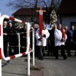 28.03.2016 Suków. Procesja Emaus. / Jarosław Kubalski / Radio Kielce