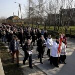 28.03.2016 Suków. Procesja Emaus. / Jarosław Kubalski / Radio Kielce