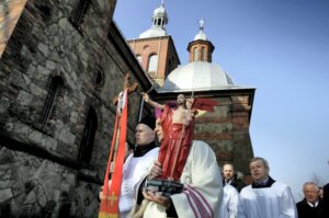 28.03.2016 Suków. Procesja Emaus. / Jarosław Kubalski / Radio Kielce