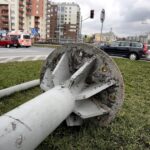 29.03.2016 Kielce. Porzucona stara sygnalizacja na skrzyżowaniu ulic Grunwaldzka i Jagiellońska. / Jarosław Kubalski / Radio Kielce