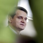 31.03.2016 Kielce. Rektor UJK Jacek Semaniak podczas konferencji prasowej po wyborach na stanowisko rektora. / Jarosław Kubalski / Radio Kielce