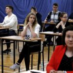 08.03.2016 Kielce. II LO Im. Jana Śniadeckiego W Kielcach. Próbna matura z języka polskiego. / Jarosław Kubalski / Radio Kielce