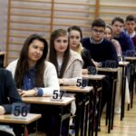 08.03.2016 Kielce. II LO Im. Jana Śniadeckiego W Kielcach. Próbna matura z języka polskiego. / Jarosław Kubalski / Radio Kielce