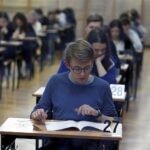 08.03.2016 Kielce. II LO Im. Jana Śniadeckiego W Kielcach. Próbna matura z języka polskiego. / Jarosław Kubalski / Radio Kielce