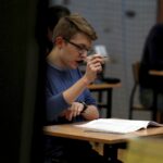 08.03.2016 Kielce. II LO Im. Jana Śniadeckiego W Kielcach. Próbna matura z języka polskiego. / Jarosław Kubalski / Radio Kielce