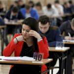 08.03.2016 Kielce. II LO Im. Jana Śniadeckiego W Kielcach. Próbna matura z języka polskiego. / Jarosław Kubalski / Radio Kielce