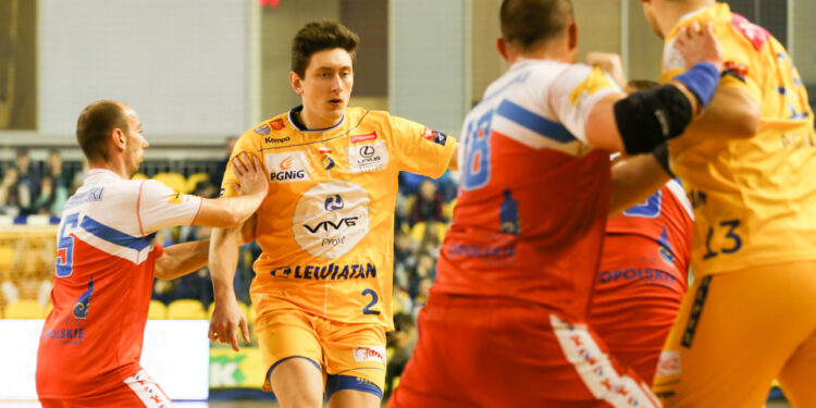 01.12.2015 VTK - Gwardia Opole. Branko Vujović / Stanisław Blinstrub / Radio Kielce