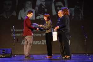 2.3.2016 Kielce. Trzecie spotkanie edukacyjne "Pamięć bohaterom", połączone z wręczeniem nagród zwycięzcom konkursu "Żołnierze wyklęci, pamięci zapomnianym bohaterom naszego regionu". / Wojciech Habdas / Radio Kielce