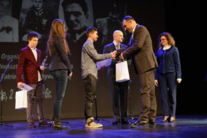 2.3.2016 Kielce. Trzecie spotkanie edukacyjne "Pamięć bohaterom", połączone z wręczeniem nagród zwycięzcom konkursu "Żołnierze wyklęci, pamięci zapomnianym bohaterom naszego regionu". / Wojciech Habdas / Radio Kielce