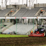 3.3.2015 Kielce. Na Kolporter Arenie trwa wymiana murawy / Wojciech Habdas / Radio Kielce