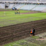 3.3.2015 Kielce. Na Kolporter Arenie trwa wymiana murawy / Wojciech Habdas / Radio Kielce