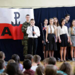 4.3.2016 Kielce. W IV LO odbyła się uroczysta akademia poświęcona rocznicy przemianowania Związku Walki Zbrojnej w Armię Krajową oraz Narodowemu Dniu Pamięci o Żołnierzach Wyklętych. / Wojciech Habdas / Radio Kielce