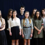 4.3.2016 Kielce. W IV LO odbyła się uroczysta akademia poświęcona rocznicy przemianowania Związku Walki Zbrojnej w Armię Krajową oraz Narodowemu Dniu Pamięci o Żołnierzach Wyklętych. / Wojciech Habdas / Radio Kielce