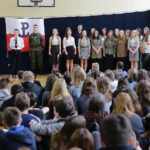 4.3.2016 Kielce. W IV LO odbyła się uroczysta akademia poświęcona rocznicy przemianowania Związku Walki Zbrojnej w Armię Krajową oraz Narodowemu Dniu Pamięci o Żołnierzach Wyklętych. / Wojciech Habdas / Radio Kielce