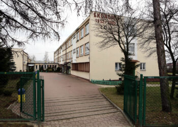 4.3.2016 Kielce. Zespół Szkół Ekonomicznych im. Oskara Langego / Wojciech Habdas / Radio Kielce