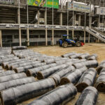 4.3.2016 Kielce. Trwa wymiana murawy na Kolporter Arenie / Wojciech Habdas / Radio Kielce