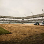 4.3.2016 Kielce. Trwa wymiana murawy na Kolporter Arenie / Wojciech Habdas / Radio Kielce