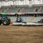 4.3.2016 Kielce. Trwa wymiana murawy na Kolporter Arenie / Wojciech Habdas / Radio Kielce