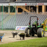 4.3.2016 Kielce. Trwa wymiana murawy na Kolporter Arenie / Wojciech Habdas / Radio Kielce