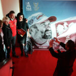 6.3.2016 Kielce.  Uroczysty pokaz filmu „110%”, w którym wystąpiło piętnastu czołowych, polskich sportowców. Na seansie nie zabrakło Rafała Sonika i podopiecznych Siemachy Kielce. / Wojciech Habdas / Radio Kielce