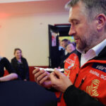 6.3.2016 Kielce.  Uroczysty pokaz filmu „110%”, w którym wystąpiło piętnastu czołowych, polskich sportowców. Na seansie nie zabrakło Rafała Sonika i podopiecznych Siemachy Kielce. / Wojciech Habdas / Radio Kielce