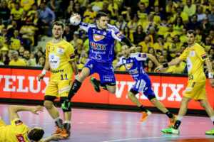 06.03.2016. Ostatnia kolejka fazy grupowej LM: Vive Tauron - Pick Szeged. Kielczanie zwyciężyli z wynikiem 27:26 (12:16). / Wojciech Habdas / Radio Kielce