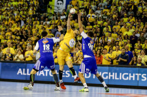 06.03.2016. Ostatnia kolejka fazy grupowej LM: Vive Tauron - Pick Szeged. Kielczanie zwyciężyli z wynikiem 27:26 (12:16). / Wojciech Habdas / Radio Kielce