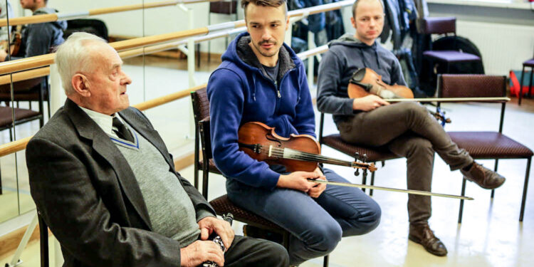 12.3.2016 Kielce. Warsztaty poświęcone tradycyjnym melodiom tanecznym wschodniej Kielecczyzny. / Wojciech Habdas / Radio Kielce