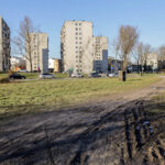 16.3.2016 Kielce. Rozjeżdżony trawnik przy Skateparku na Kadzielni. / Wojciech Habdas / Radio Kielce